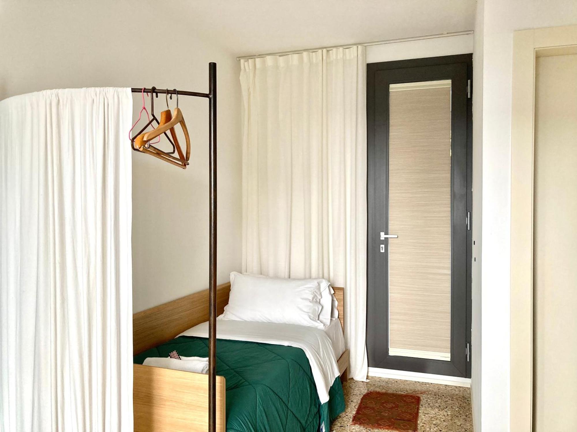 Buonocore Guesthouse Bergamo Bagian luar foto