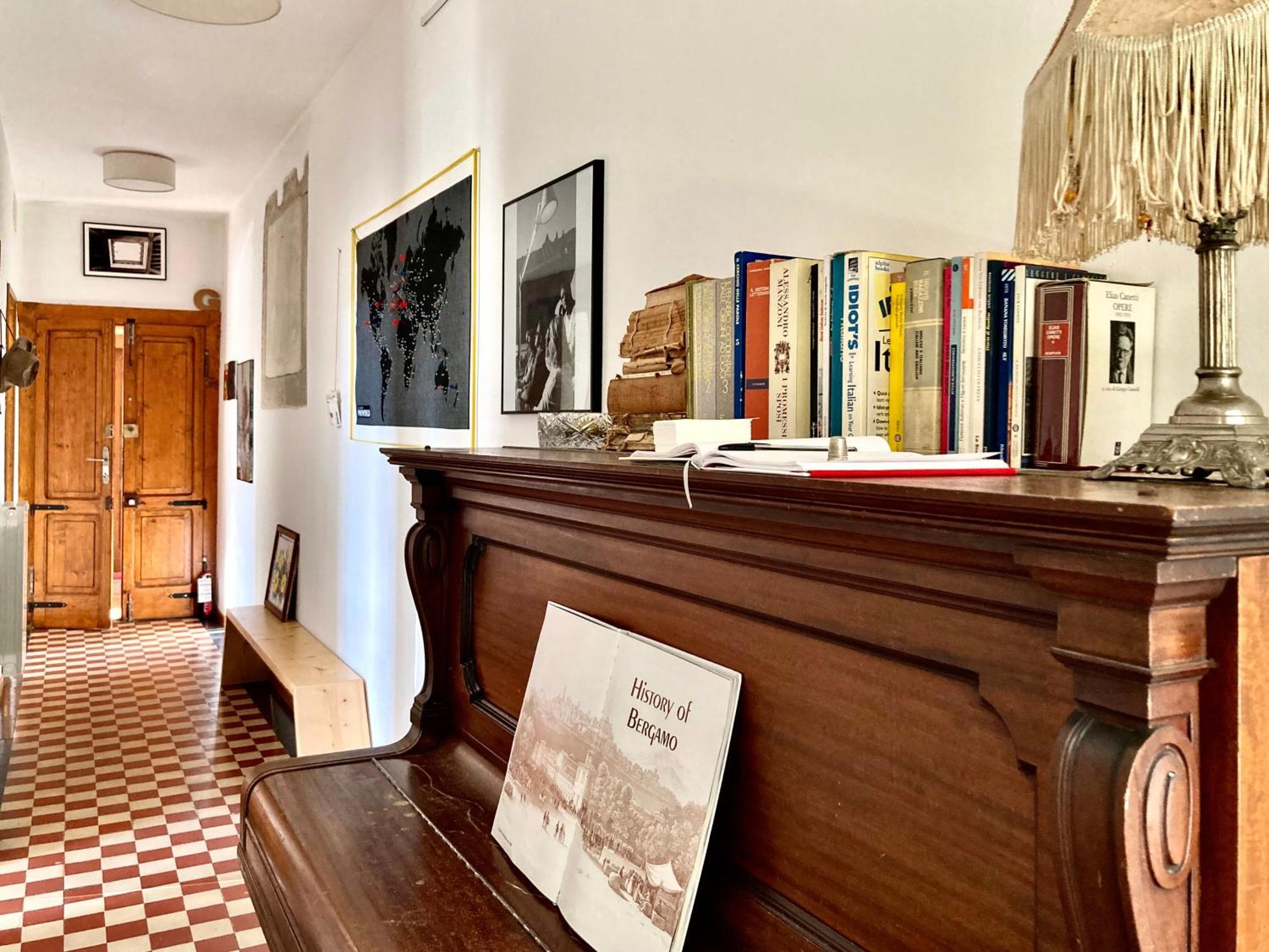 Buonocore Guesthouse Bergamo Bagian luar foto
